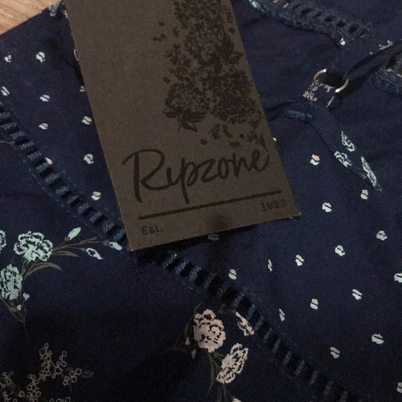 BNWT Ripzone Dress - Picture 6 of 6